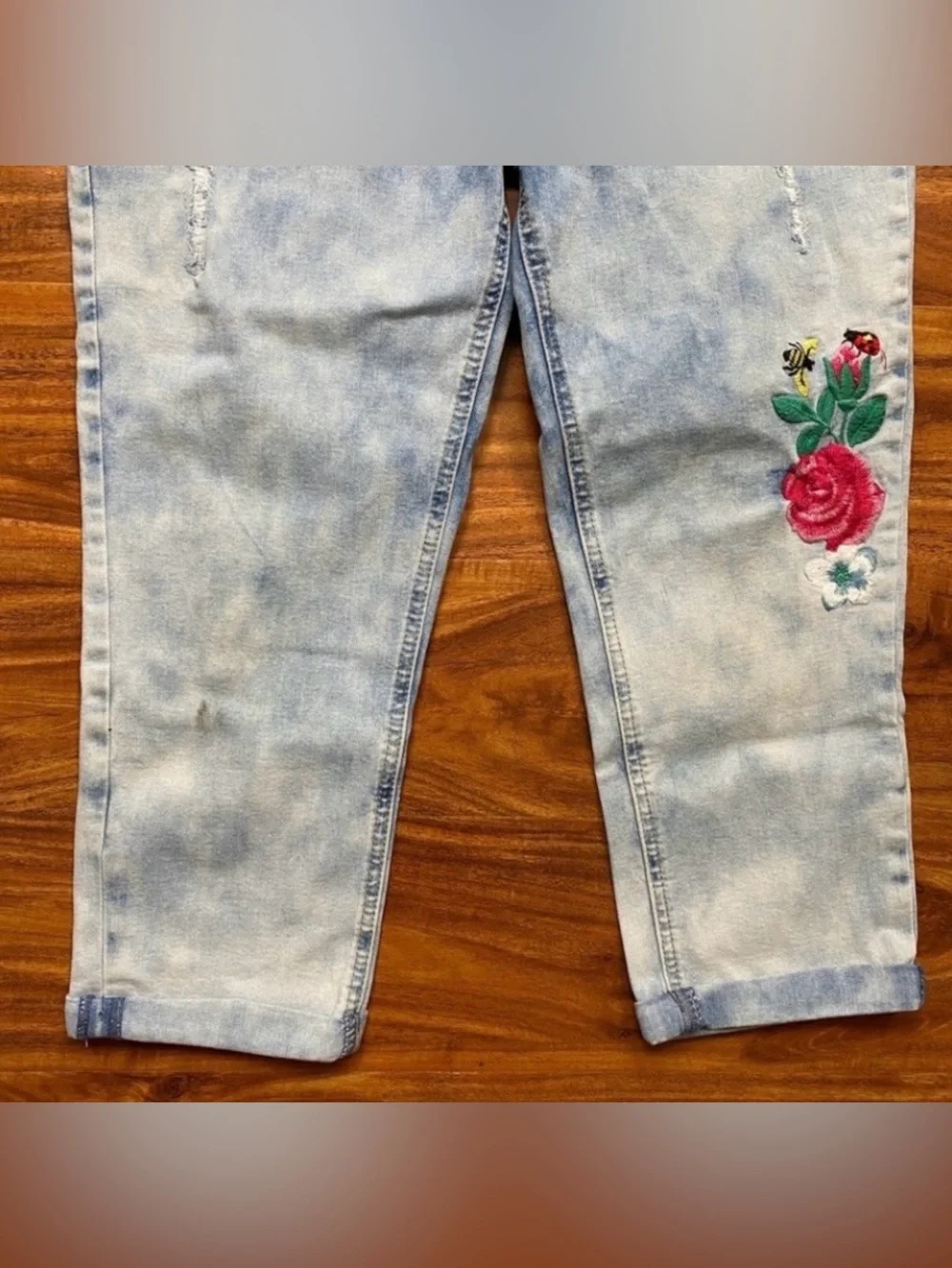 3/$25 Justice Girls Blue Acid Wash Floral Embroidered Crop Jeans Size 14 Plus